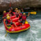 groupe de personnes profitent du rafting verdon